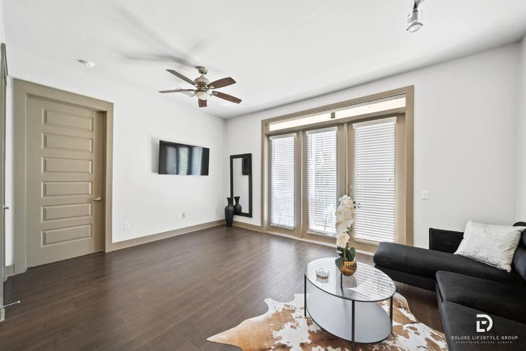 Downtown Houston Deluxe King Suite With Spa Amenities, Pool And Free Parking ภายนอก รูปภาพ
